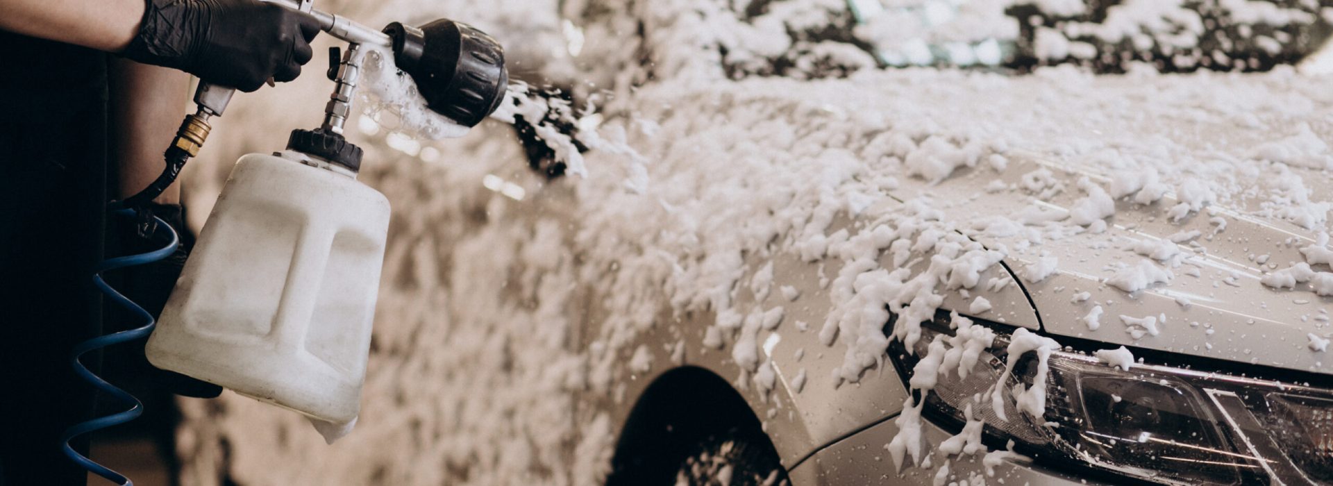 Car wash detailing station